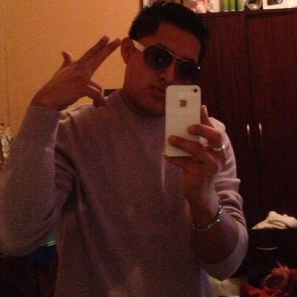 Meet your Posher, Carlos - Picture 1 of 1